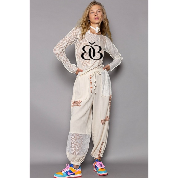 POL Cream Elastic Waist Embroidered Lace Patch Slouchy Joggers - Picture 10 of 12